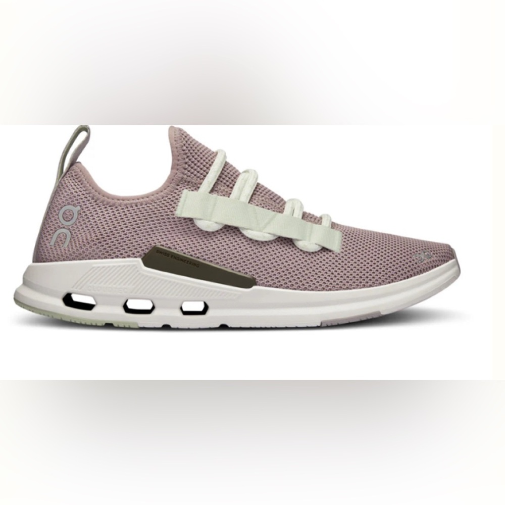 WOMEN'S ON CLOUDEASY, HERON/ALOE women’s 7.5 Brand new